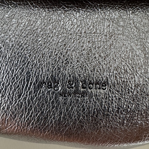 Rag & Bone Sadie Silver Metallic Leather Bag - NWT - Gorgeous Bag! - Picture 8 of 10